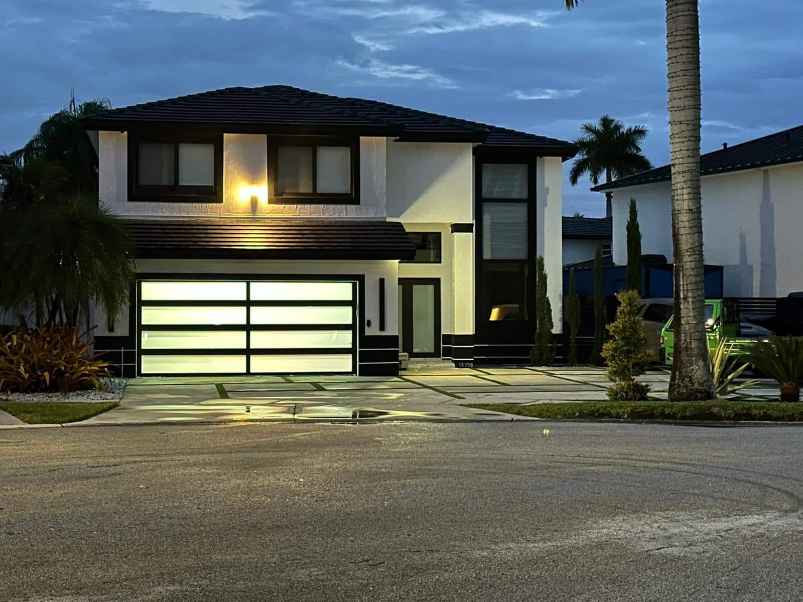 All-Glass-Garage-doors